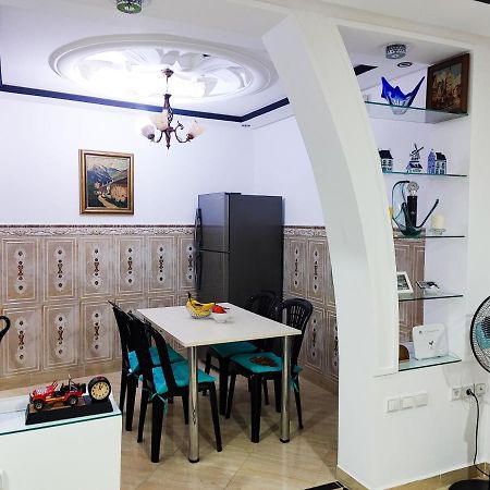 Mira Appartement -Lovely, Tidy & Close To Beaches And City Center Al-Ḥoseyma Esterno foto
