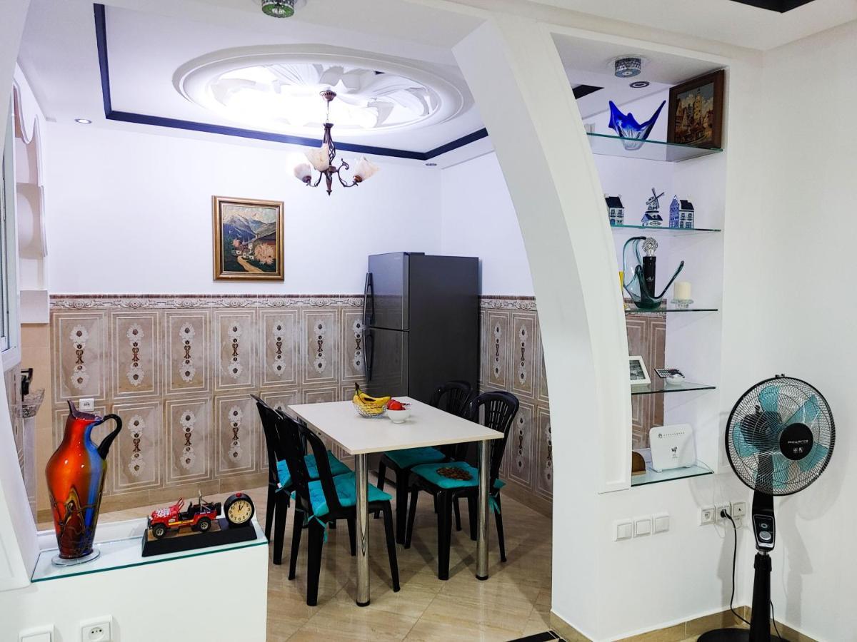 Mira Appartement -Lovely, Tidy & Close To Beaches And City Center Al-Ḥoseyma Esterno foto